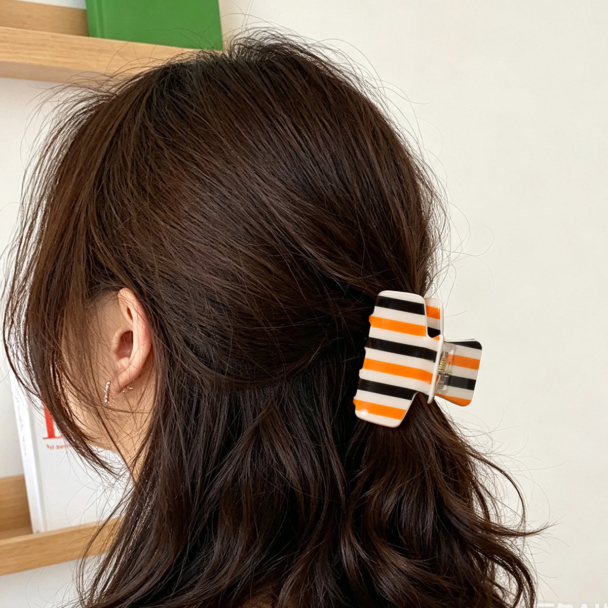 Mini Claw Clip With Retro Vertical Stripes