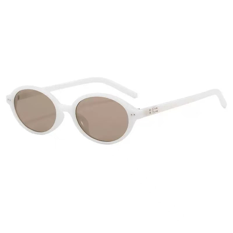 Retro Oval Sunglasses With Tinted Lenses - White