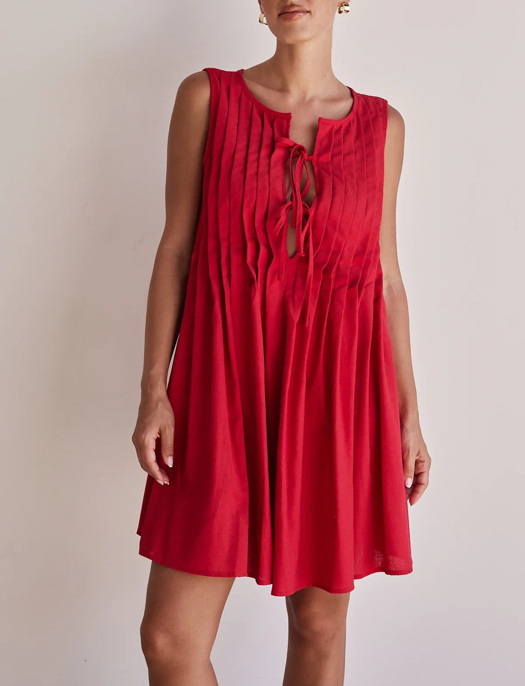 Sleeveless Tie Front Pintuck Swing Dress - red