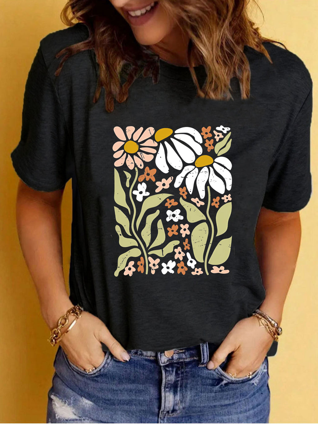 Botanical Daisy Print Relaxed Crewneck Tee - Black