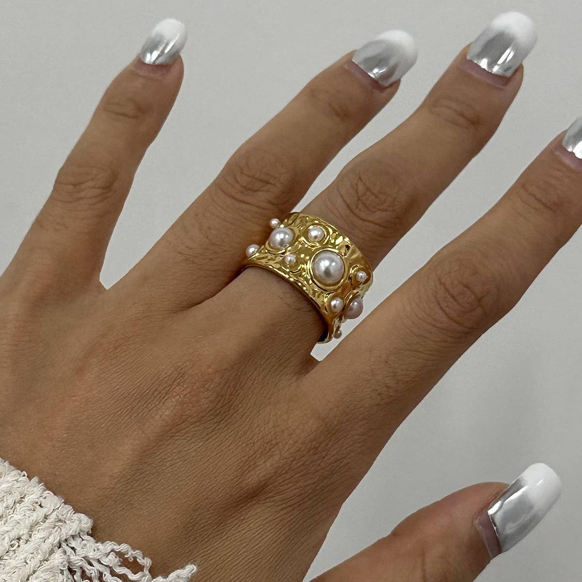 Hammered Wide Band Pearl Open Ring