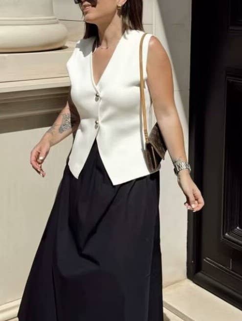 V Neck Two Button Knit Vest