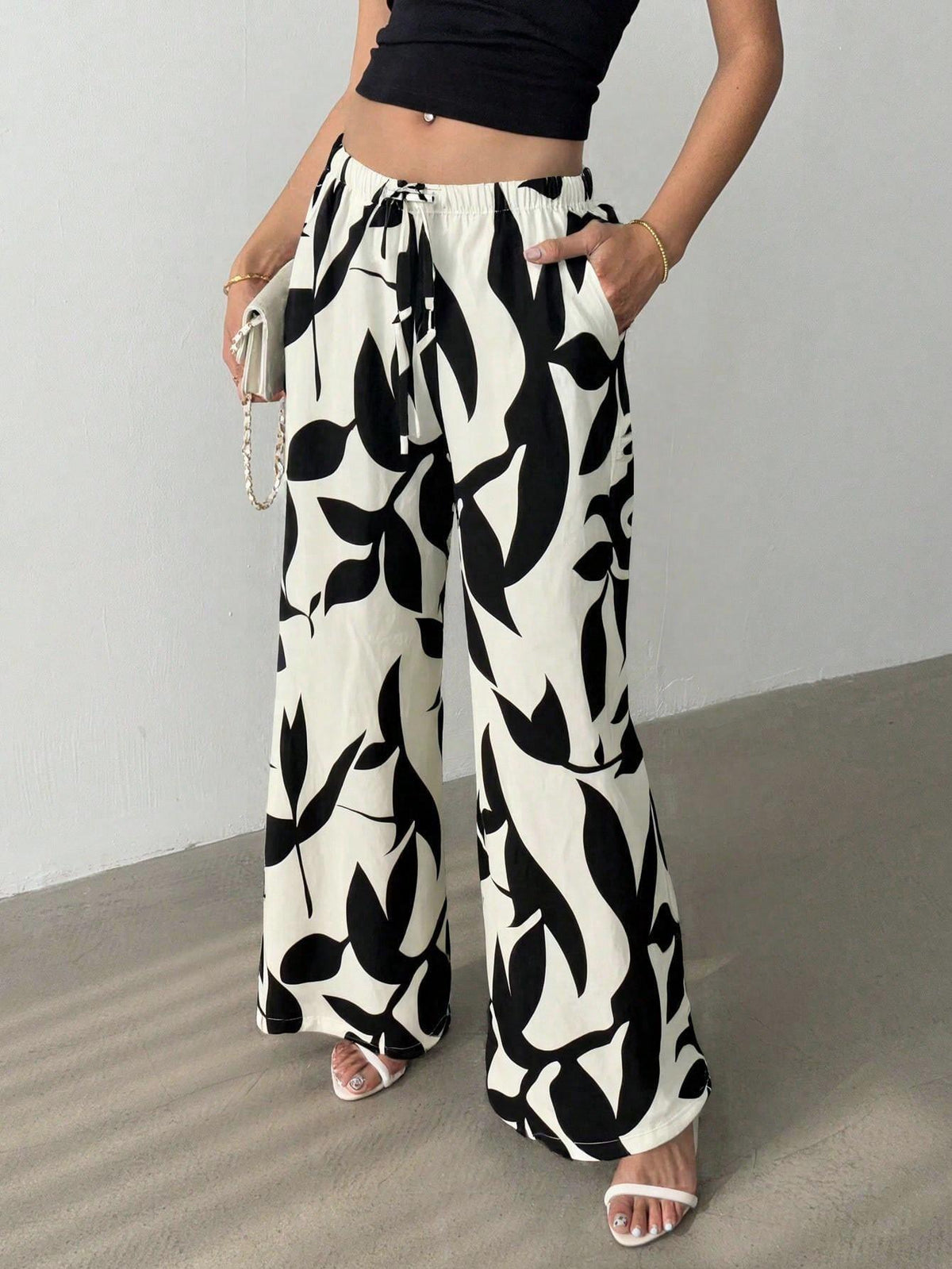 Abstract Print Drawstring Waist Flowy Wide Leg Pants - Black - 1