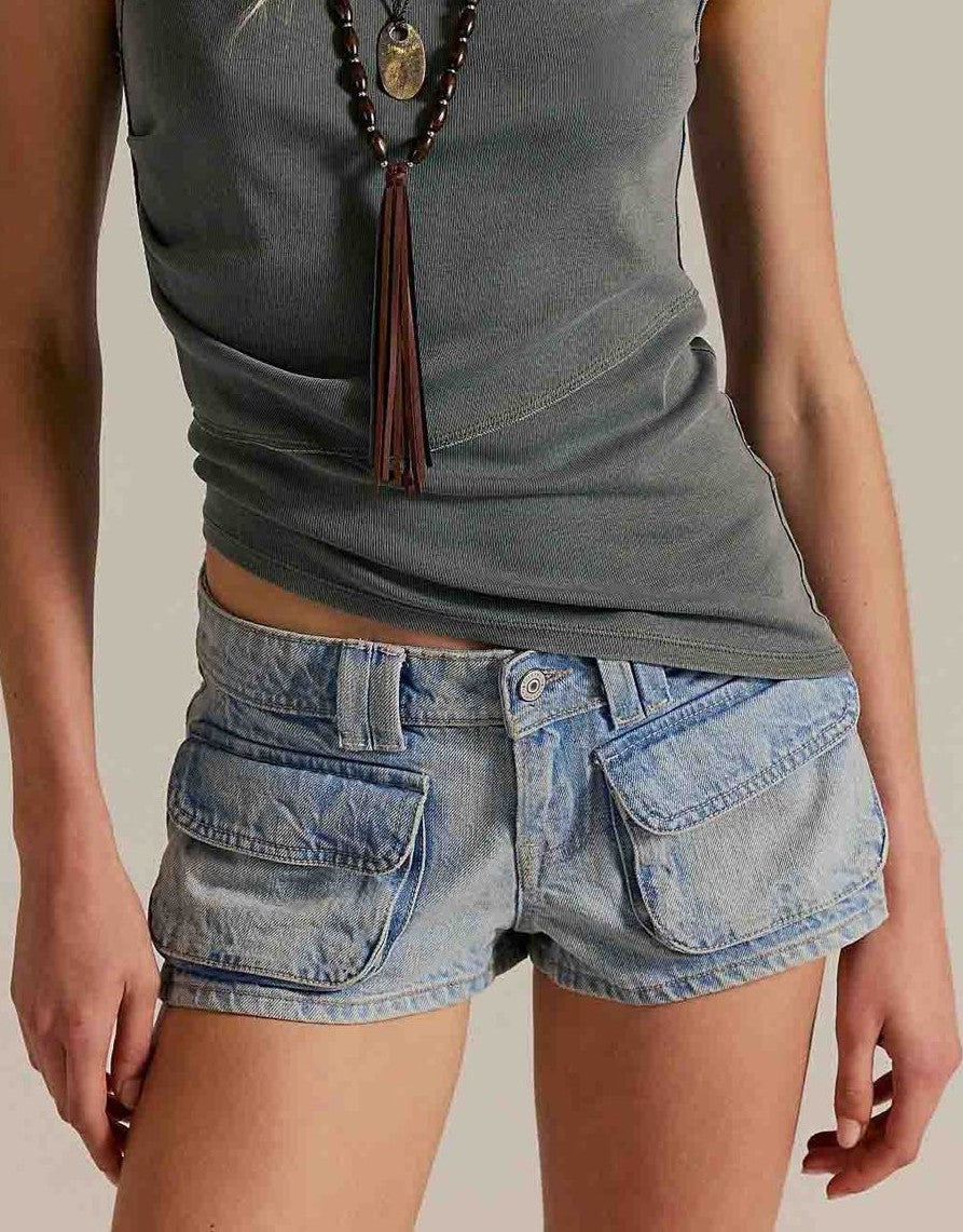 Low Rise Denim Shorts With Flap Pockets - Blue