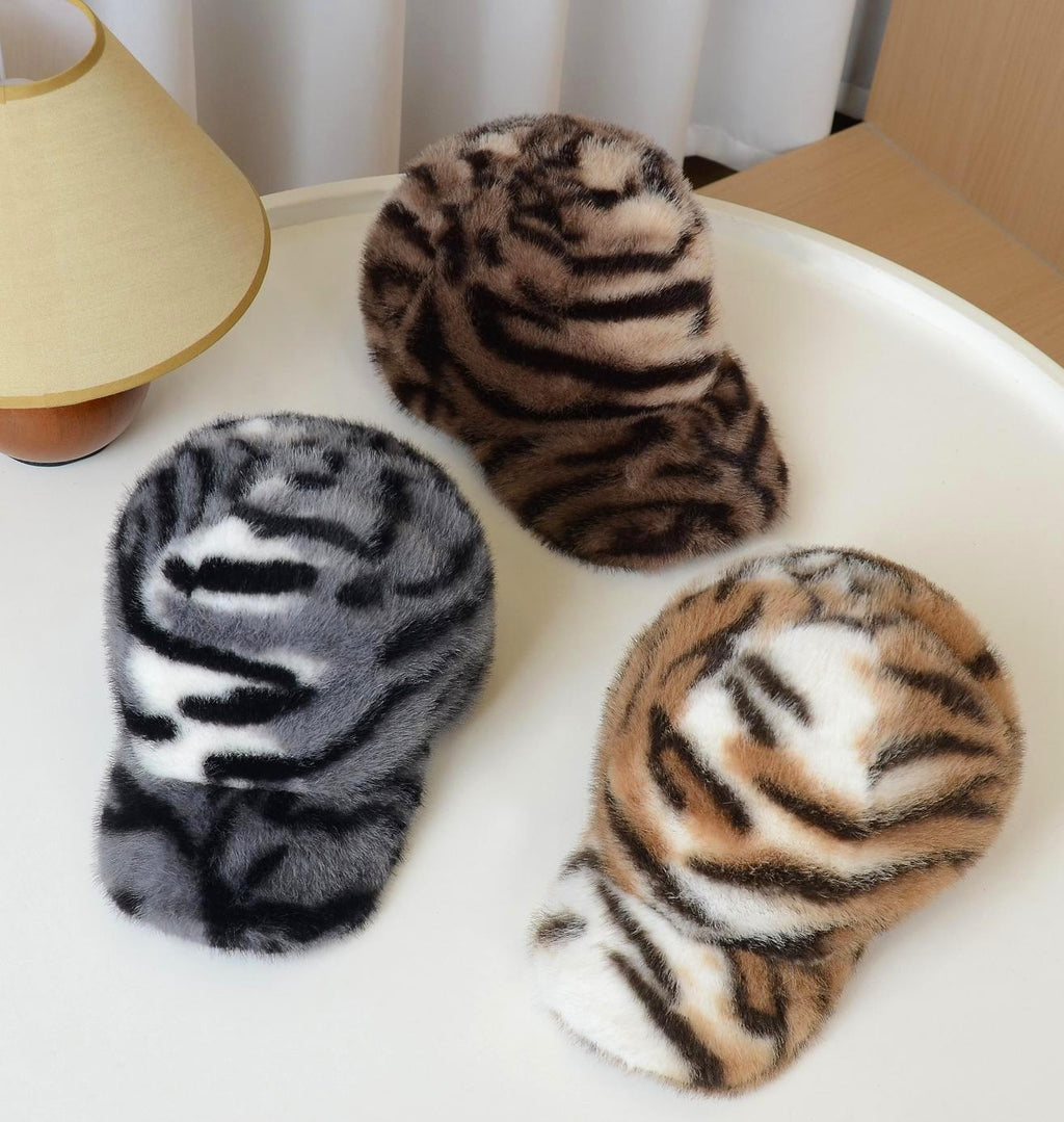 Fuzzy Tiger Stripe Baseball Cap for Cold Weather - Gray - 1