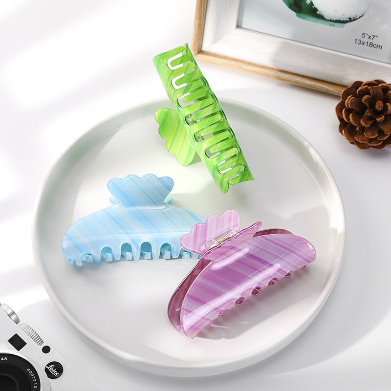 Marbled Gradient Scalloped Claw Hair Clip
