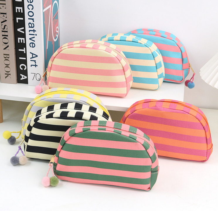 Shell Shaped Cosmetic Pouch With Pom Charm - GPink - 1