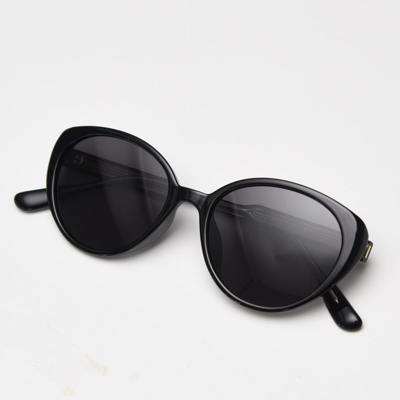 Rounded Cat-Eye Sunglasses With Metal Temples - Black - 2