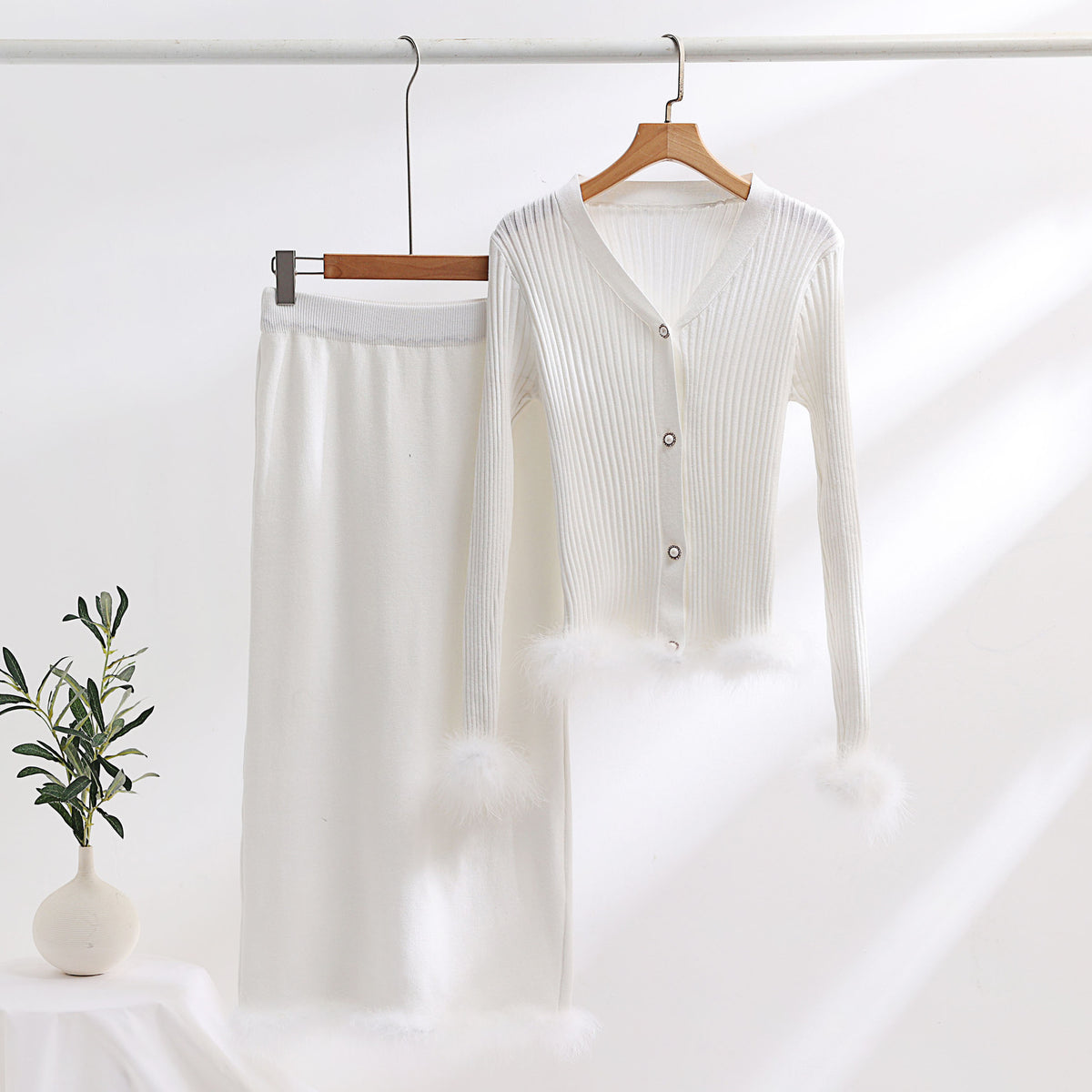 Faux Fur Trim Rib Knit Cardigan Skirt Set - White