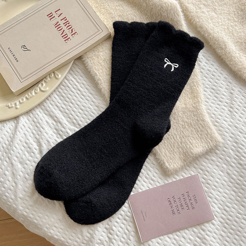 Fluffy Fleece Socks With Embroidered Motif - Black_B