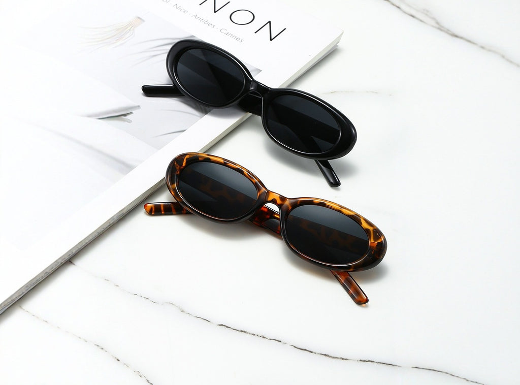 Retro Oval Frame Sunglasses With Star Studs