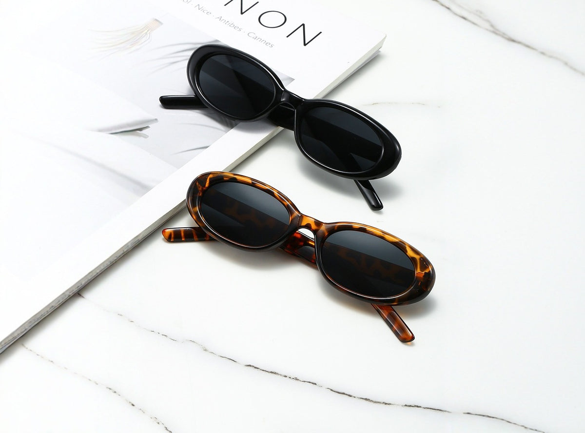 Retro Oval Frame Sunglasses With Star Studs