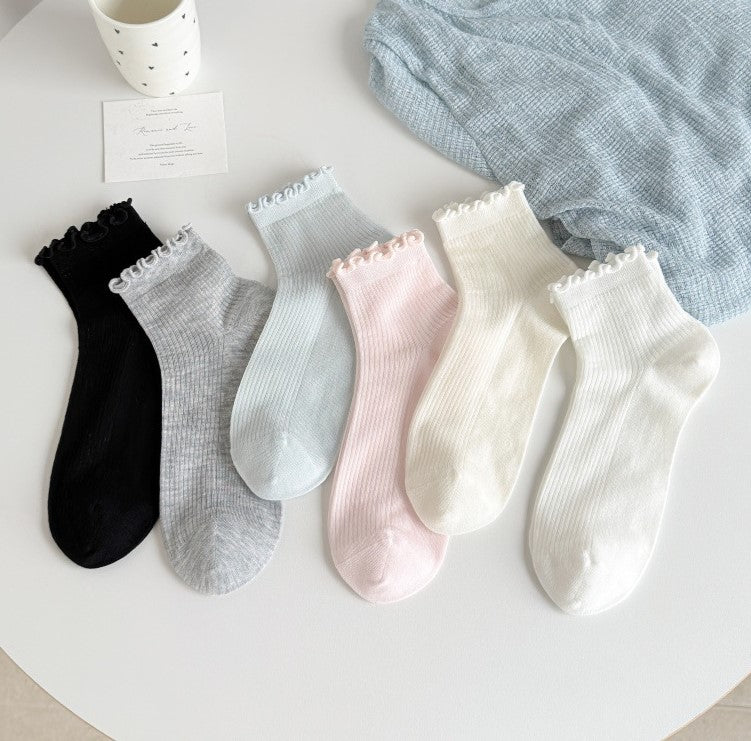 Ruffle Trim Ribbed Ankle Socks - White