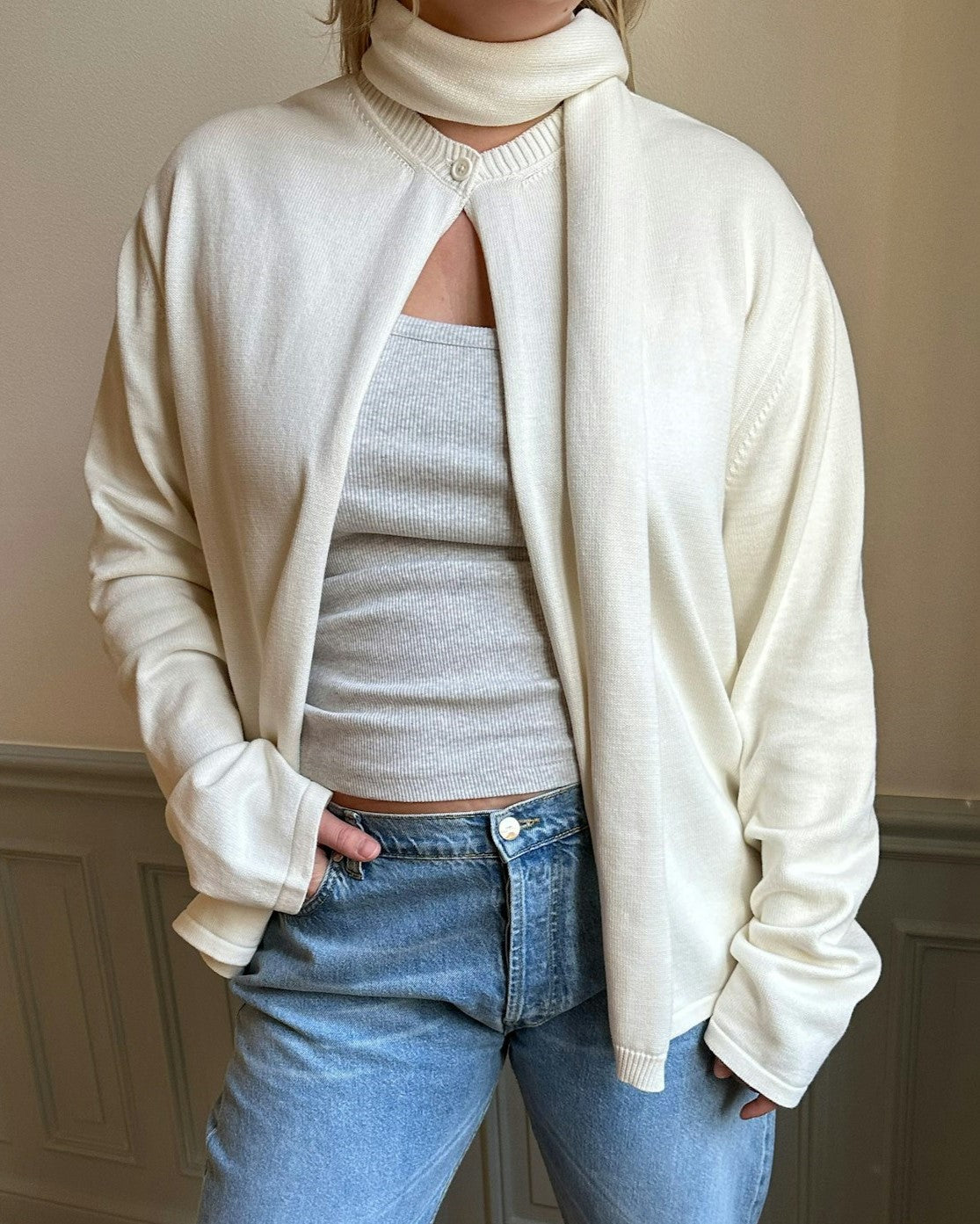 Fine Knit Cardigan With Single Clasp - White - 1