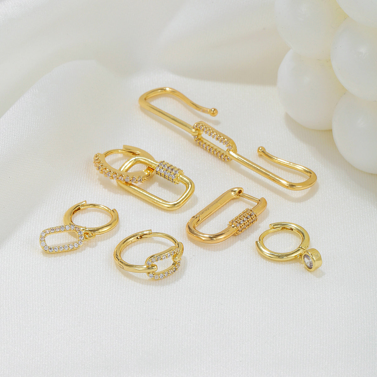 Geometric Paperclip Huggie Earring Set - Gold - 3