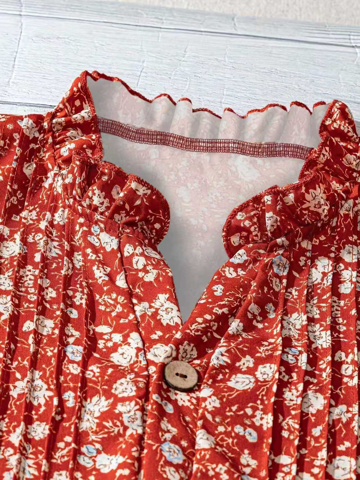 Red Floral Button Front Pleated Blouse - Red - 2