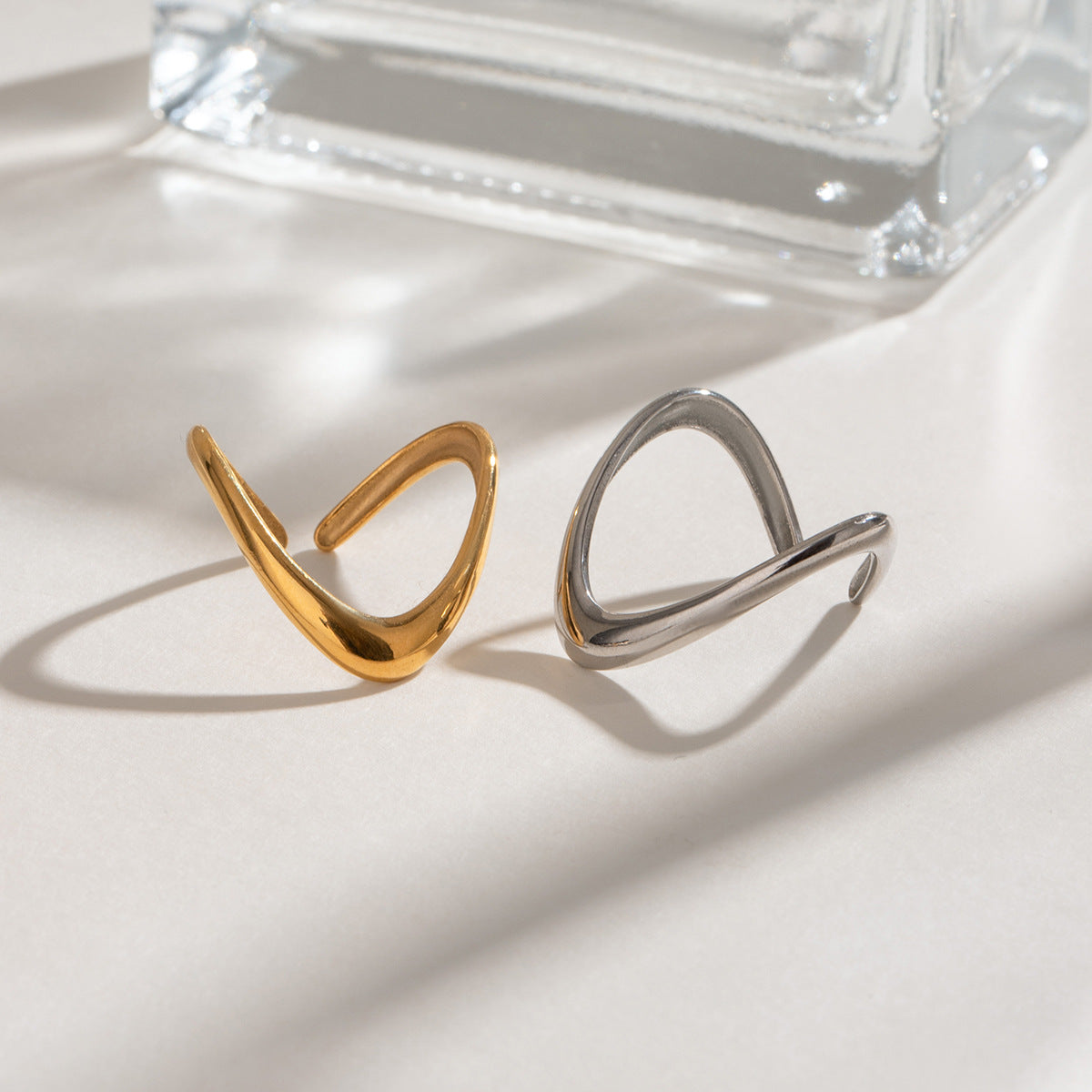Sleek Chevron Wave Open Band Ring - Gold - 2