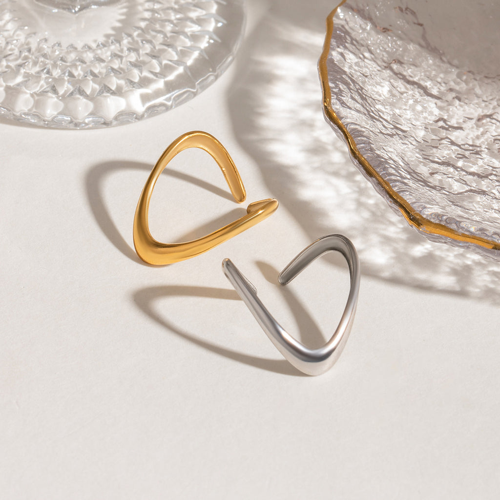 Sleek Chevron Wave Open Band Ring - Gold - 3