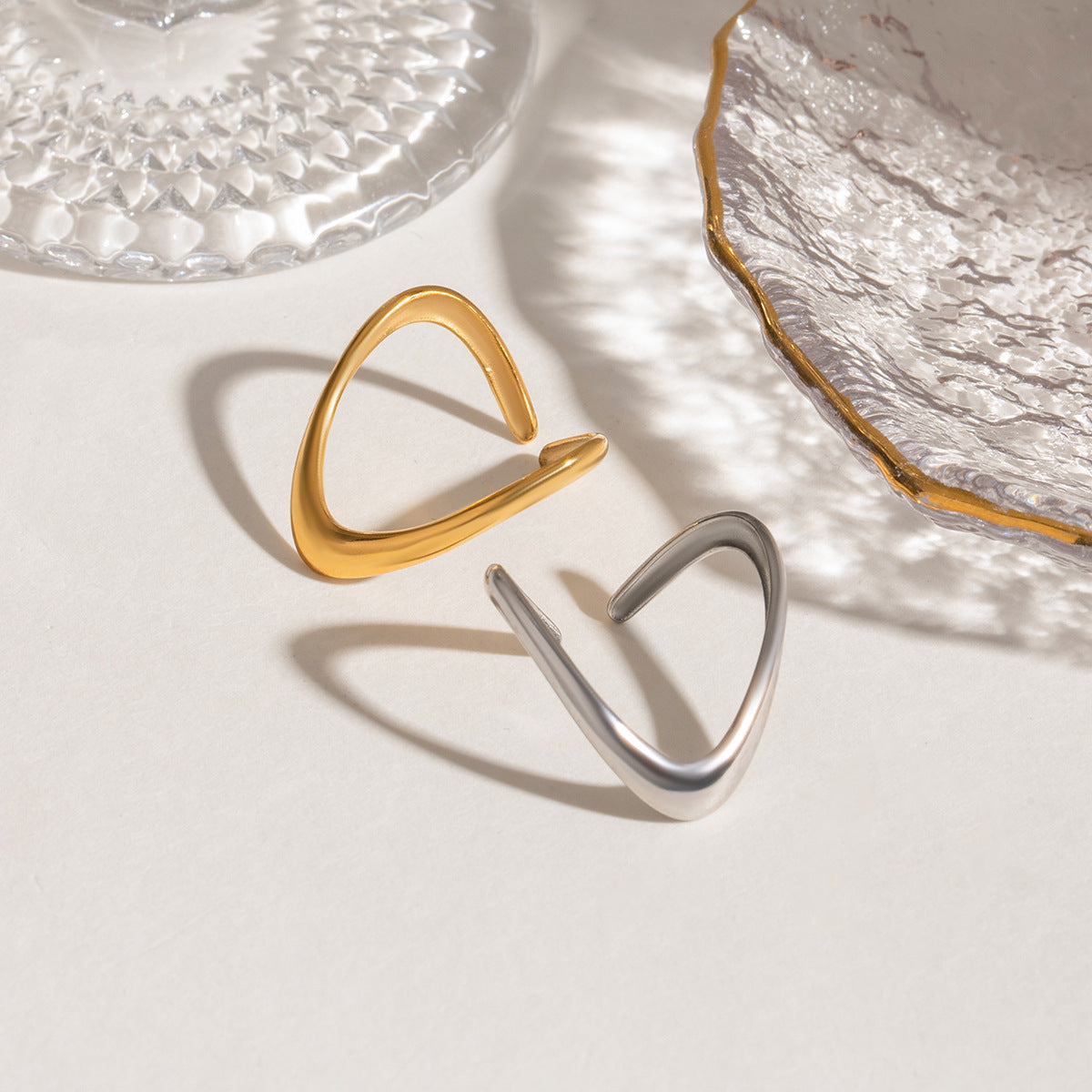 Sleek Chevron Wave Open Band Ring - Gold - 3