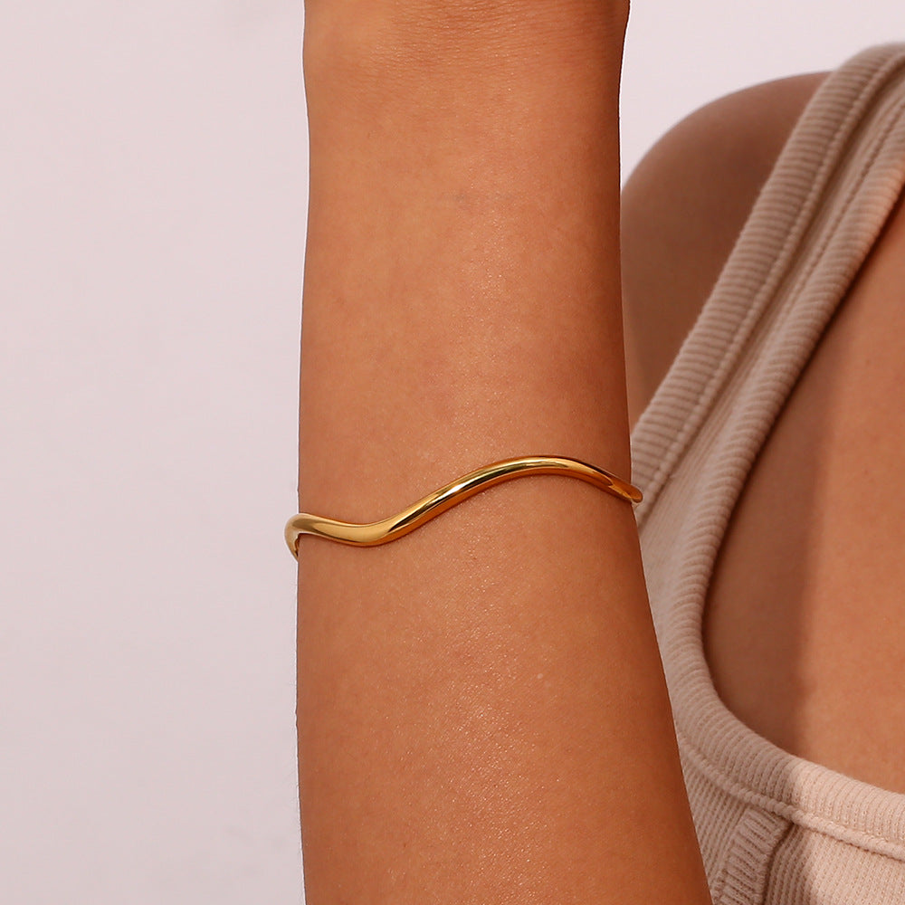 Wavy Thin Wire Open Cuff Bracelet - Gold - 11