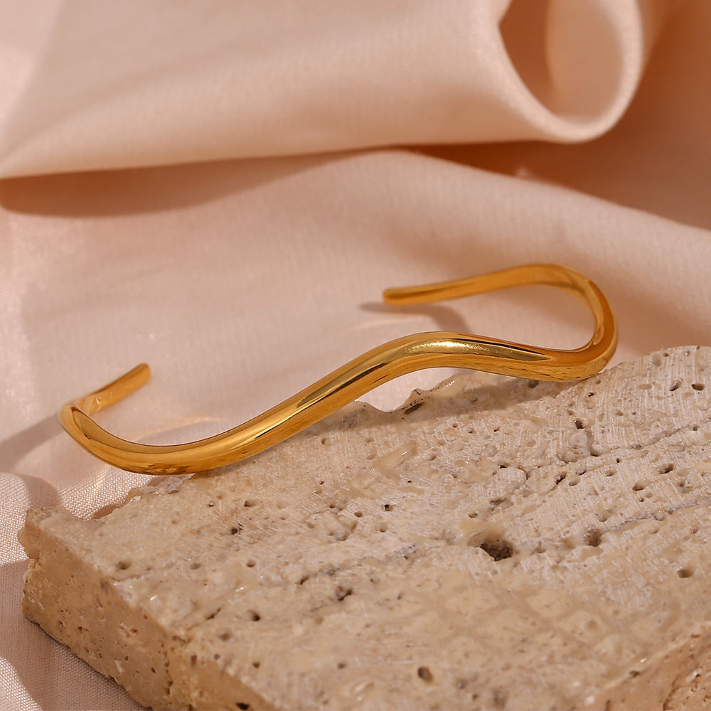 Wavy Thin Wire Open Cuff Bracelet - Gold - 6