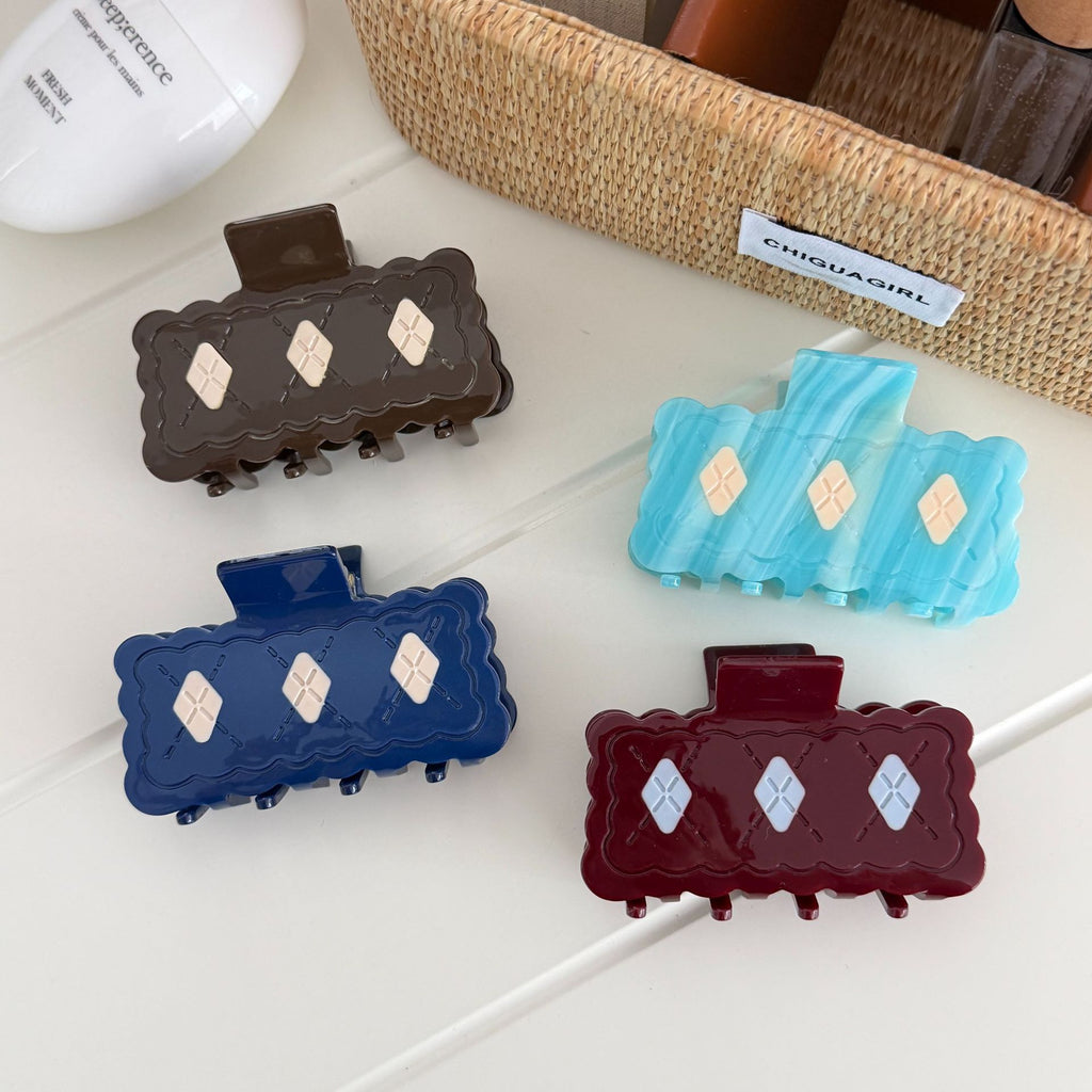 Scalloped Claw Clip With Diamond Inlay
