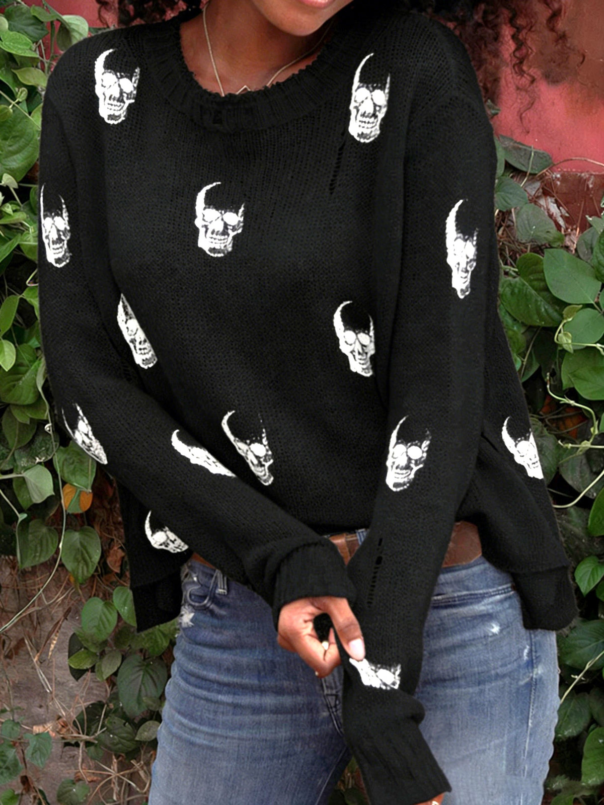 Distressed Skull Print Crew Neck Sweater - Black