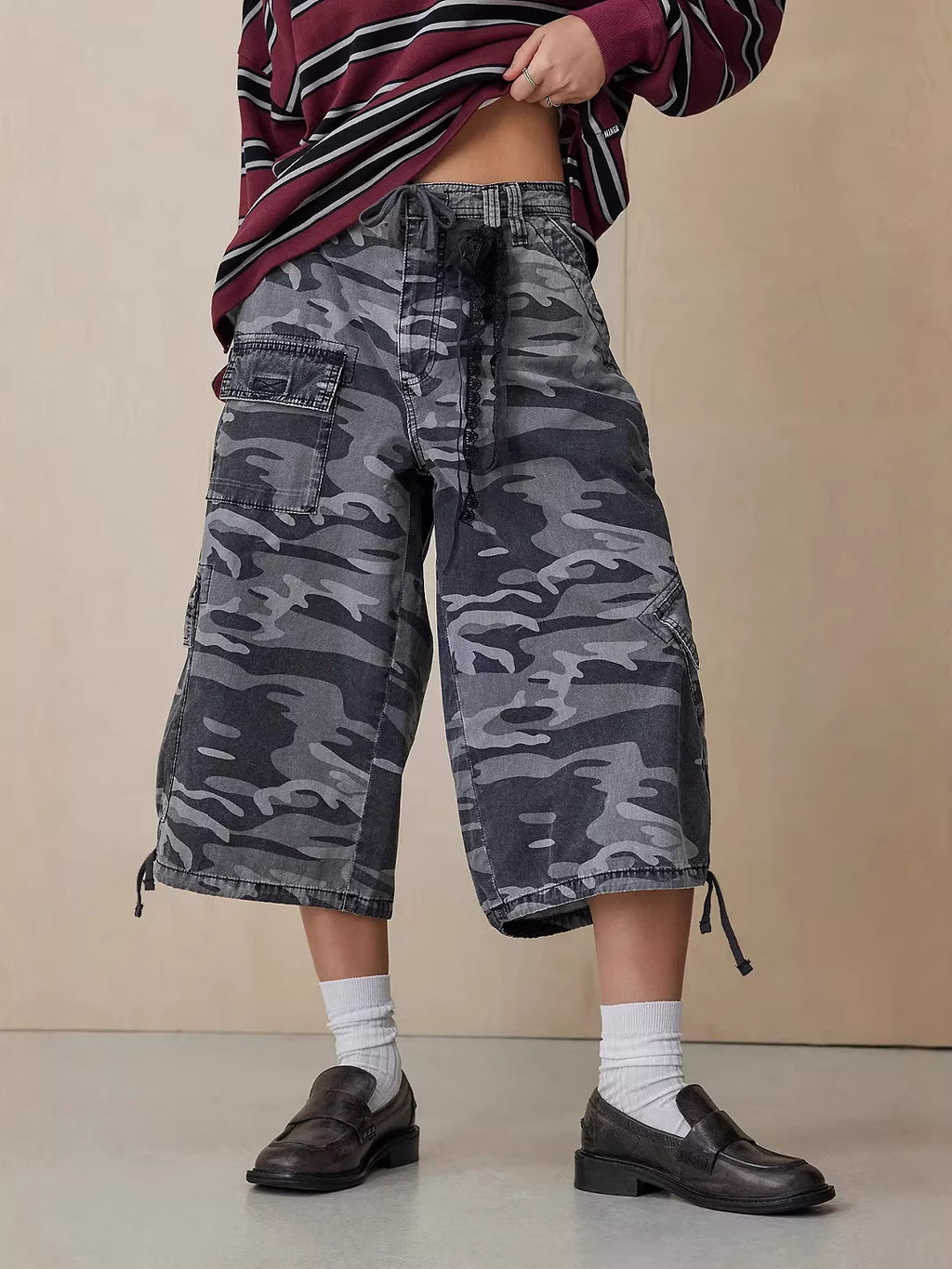 Baggy Camo Cargo Capri Pants With Tie Hems - Grey