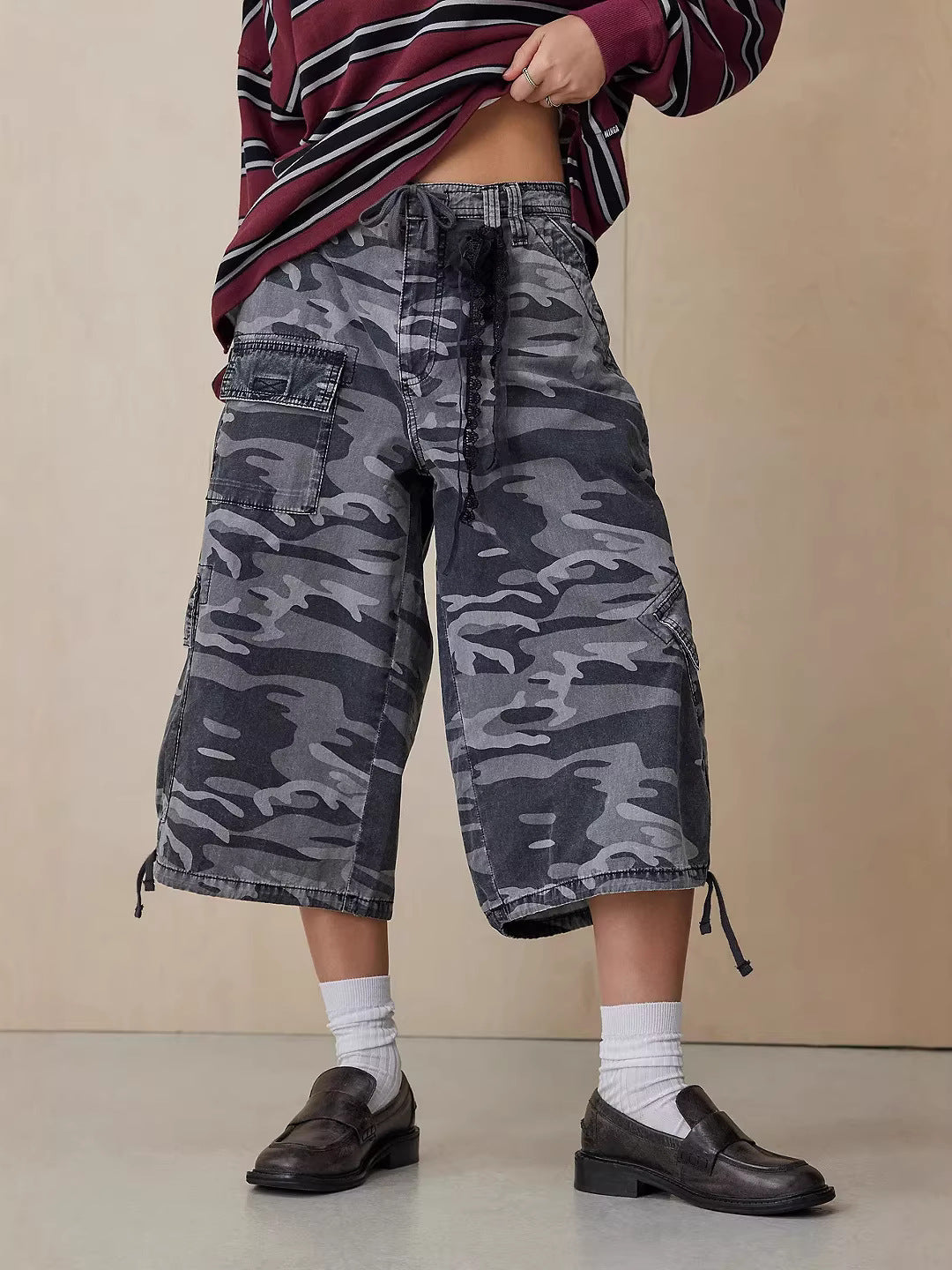 Baggy Camo Cargo Capri Pants With Tie Hems - Grey