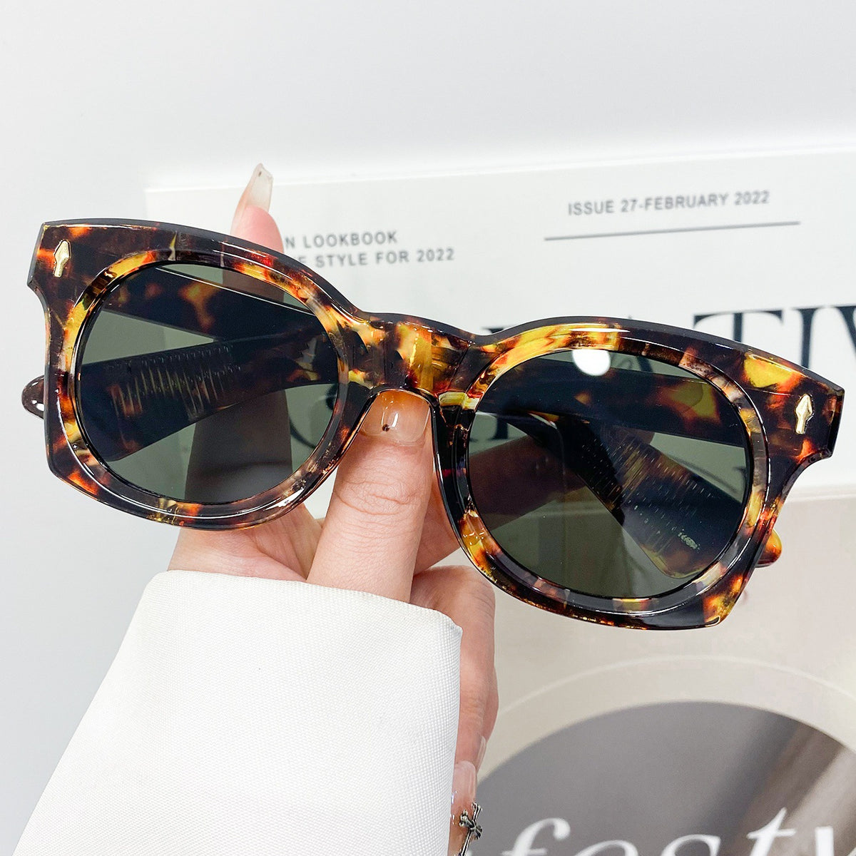 Oversized Square Retro Sunglasses With Tinted Lenses - Leopard_G - 1