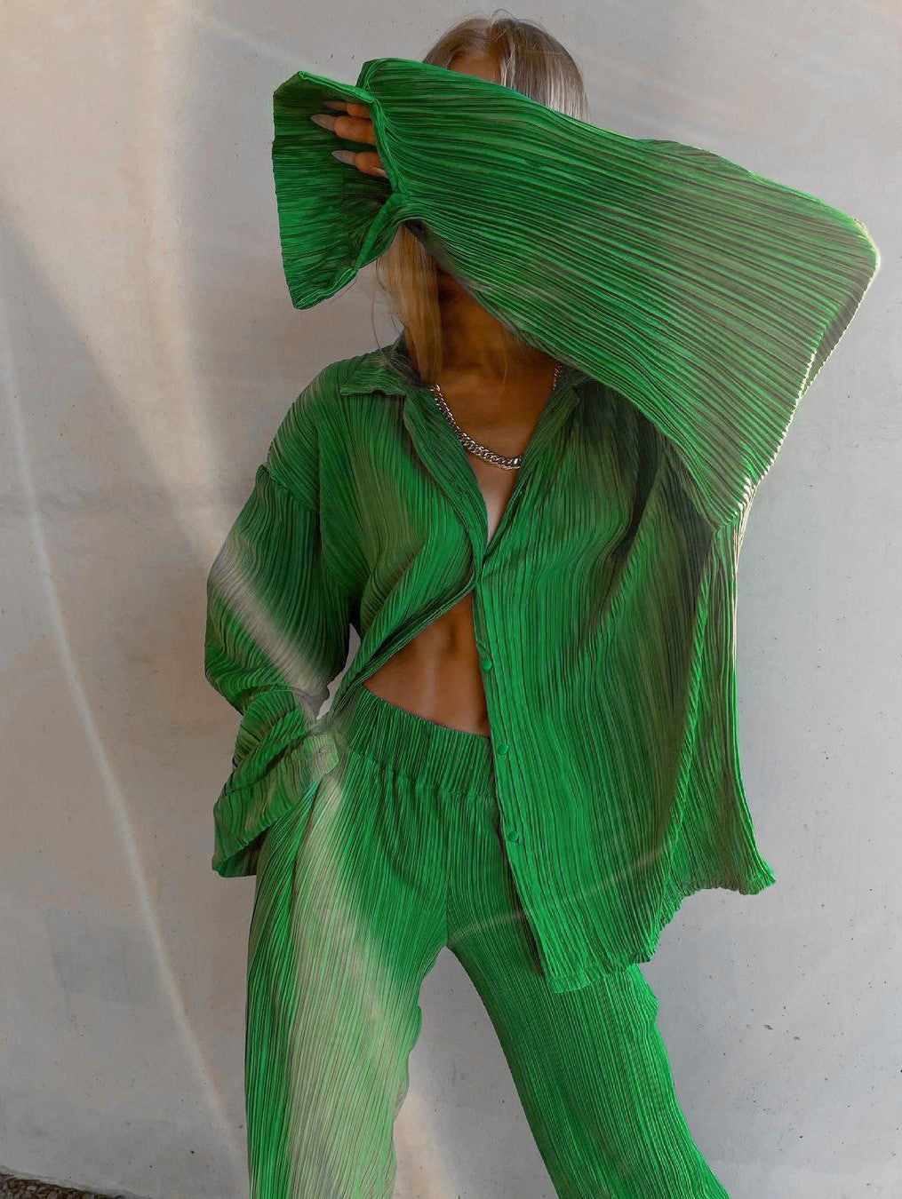Micro Pleated Shirt And Wide Leg Pant Set - Green