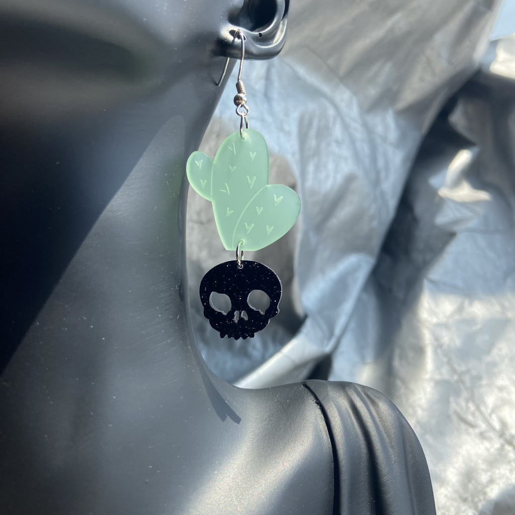 Desert Cactus And Skull Drop Earrings - Green-2 - 1