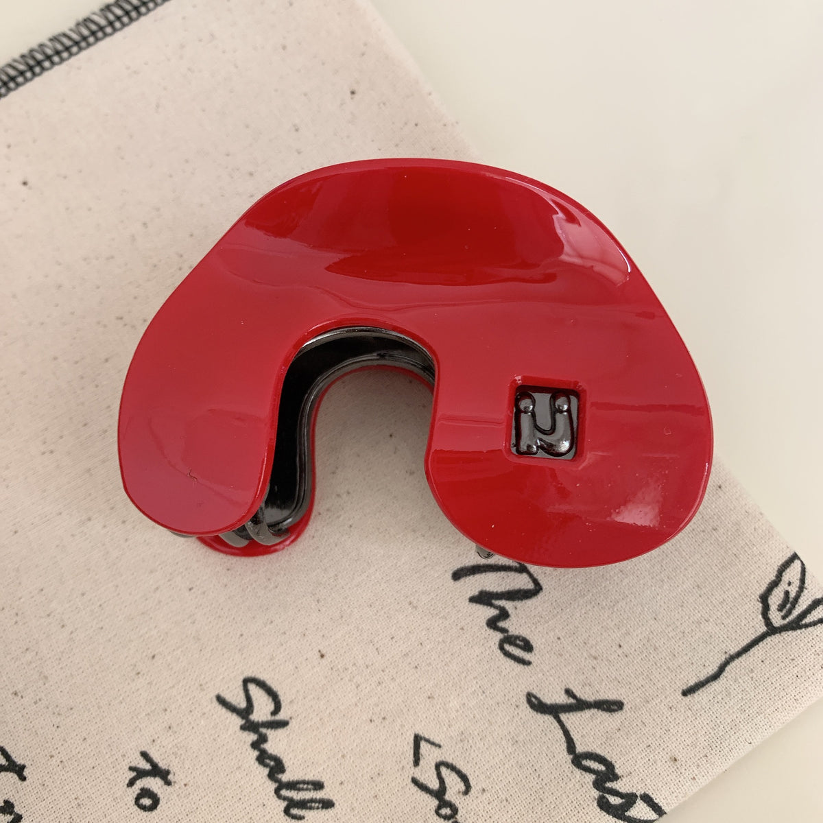 Sculptural Shape Glossy Claw Clips - Arch