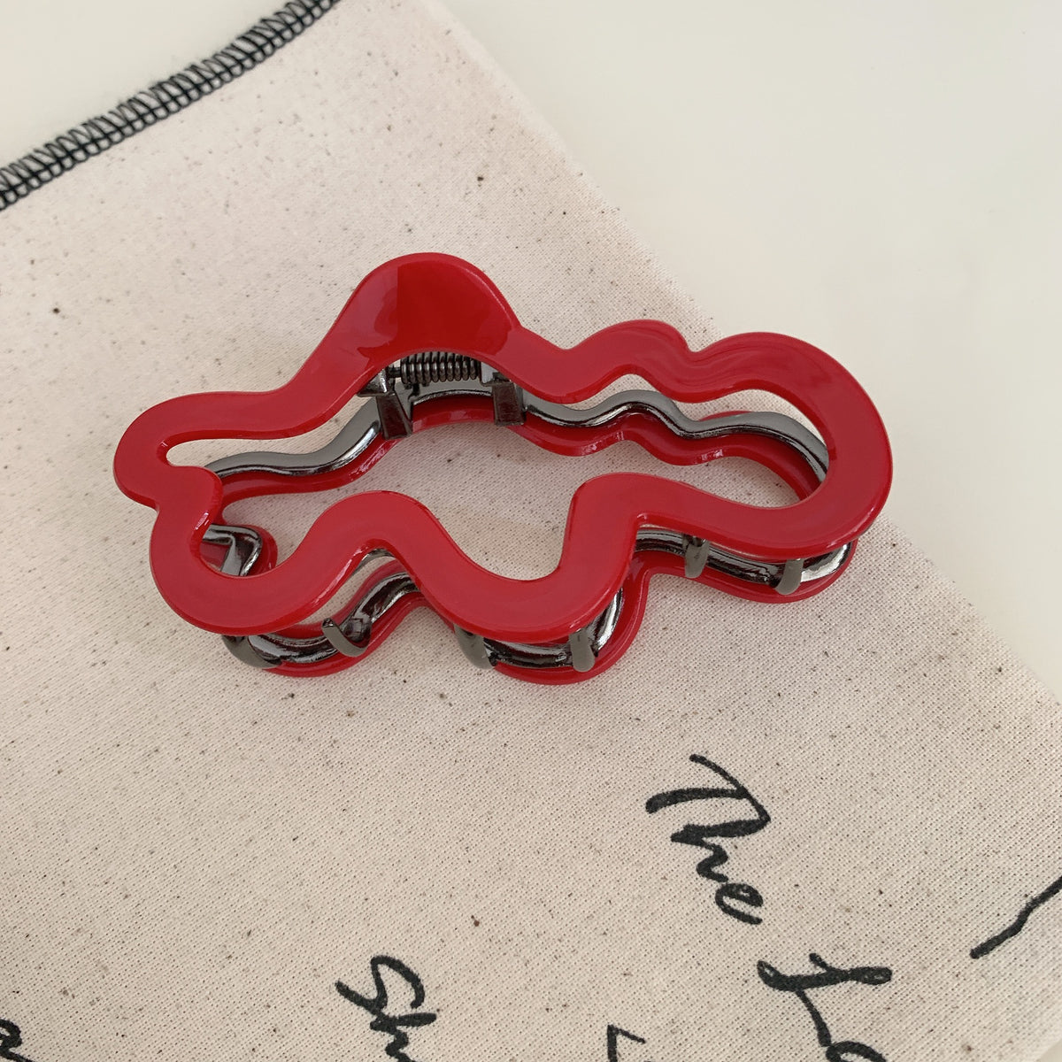 Sculptural Shape Glossy Claw Clips - Irregular