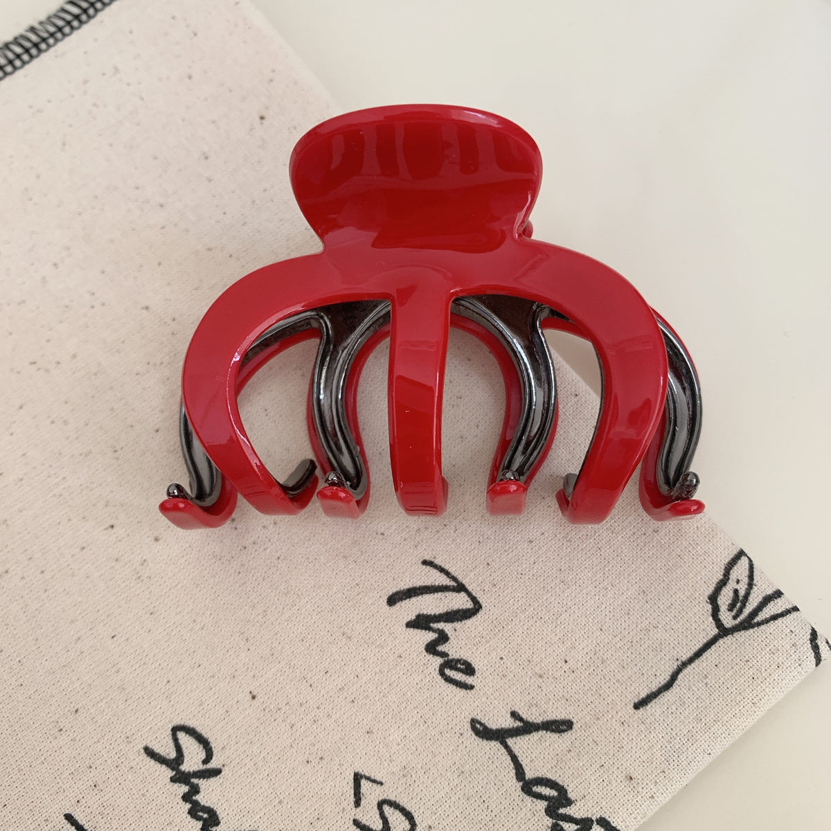 Sculptural Shape Glossy Claw Clips - NO01