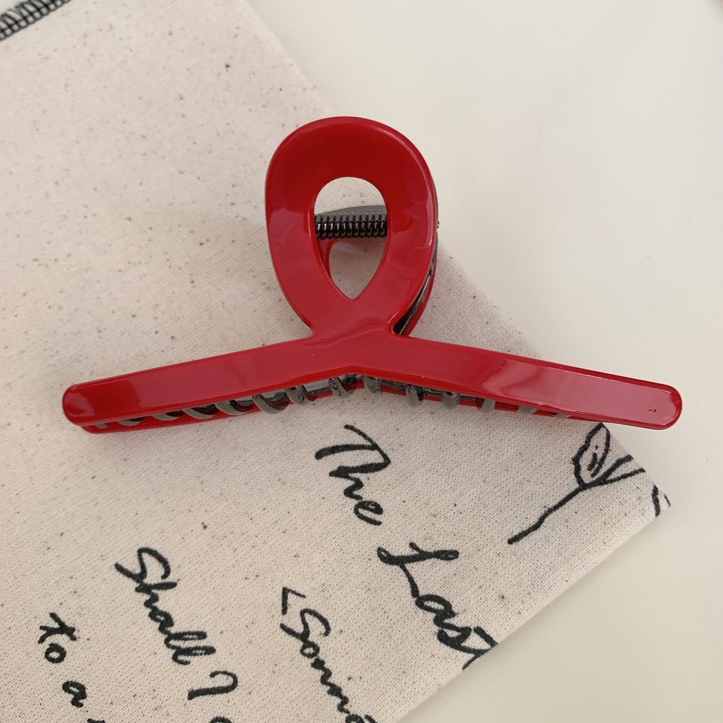 Sculptural Shape Glossy Claw Clips - knot