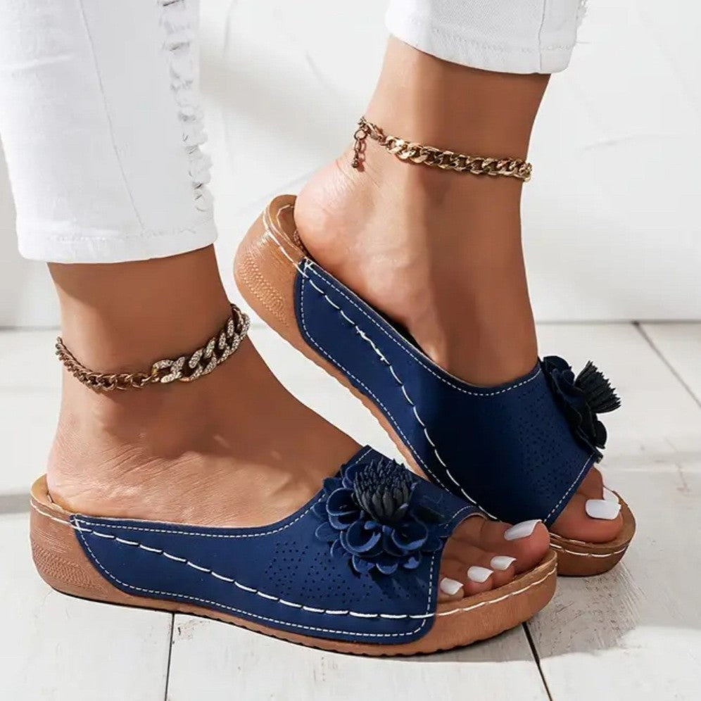 Floral Applique Open Toe Wedge Sandals - Blue