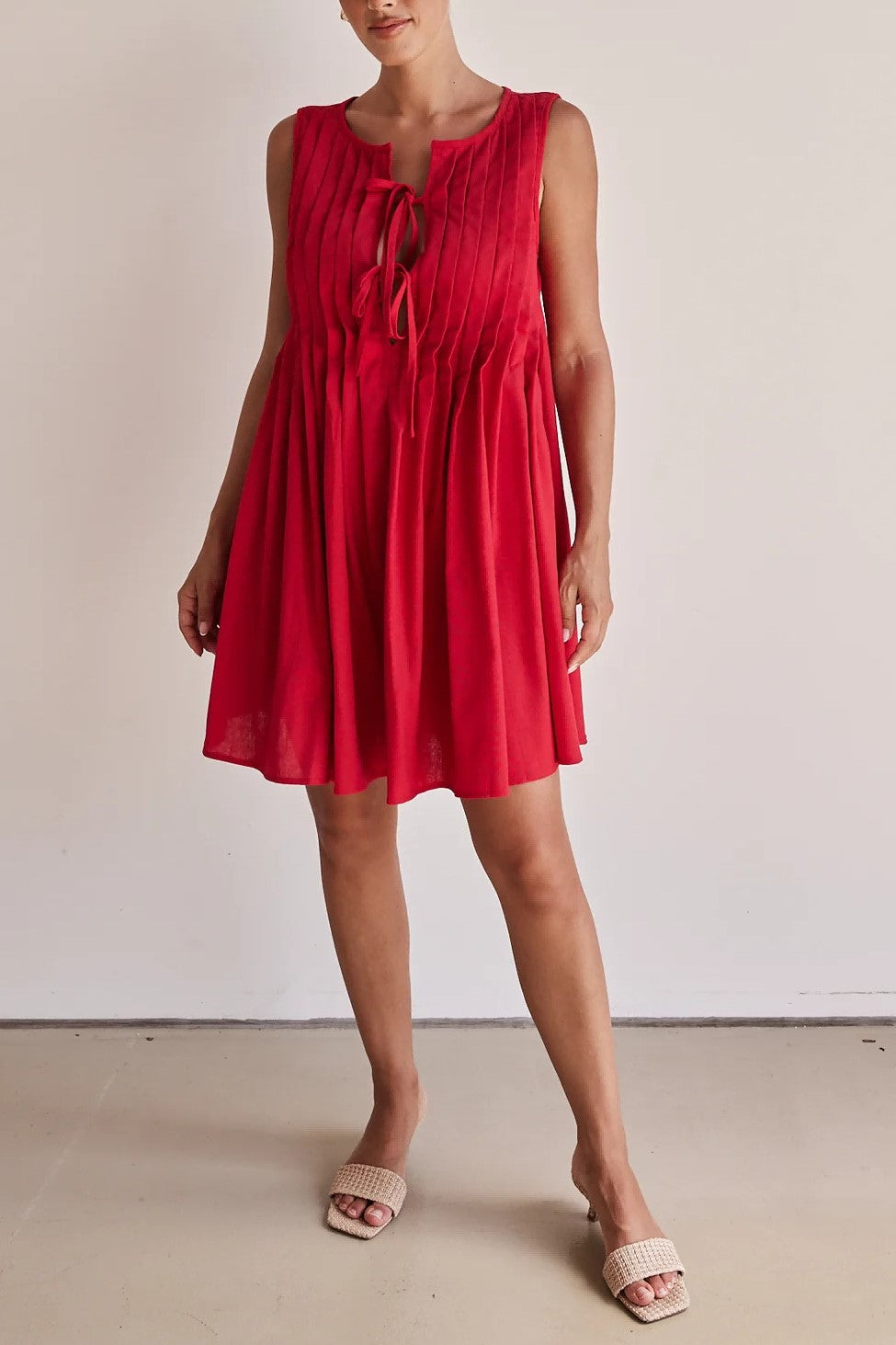 Tie Front Pleated Sleeveless Shift Dress - red - 3