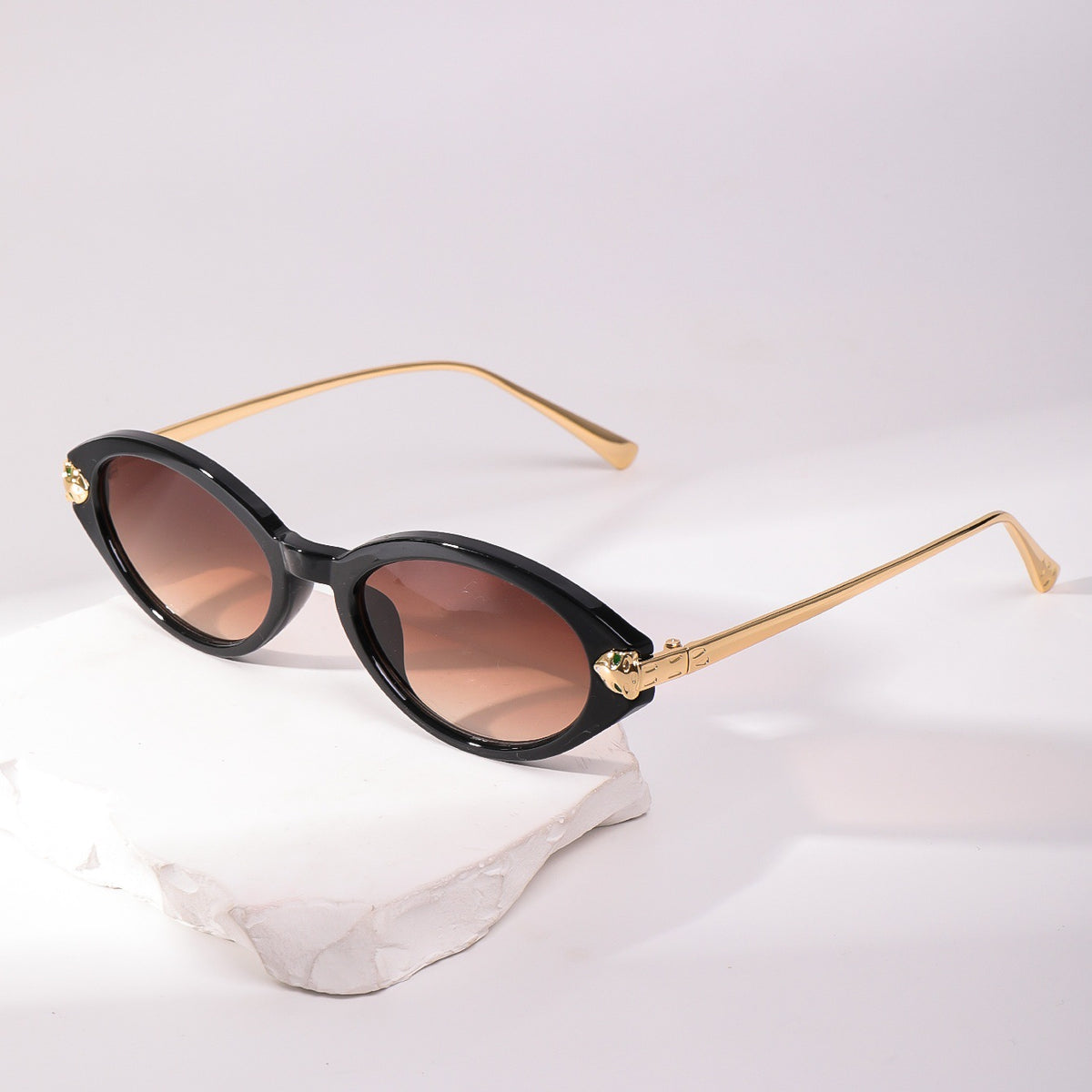 Vintage Oval Sunglasses With Slim Temple Arms - Tea
