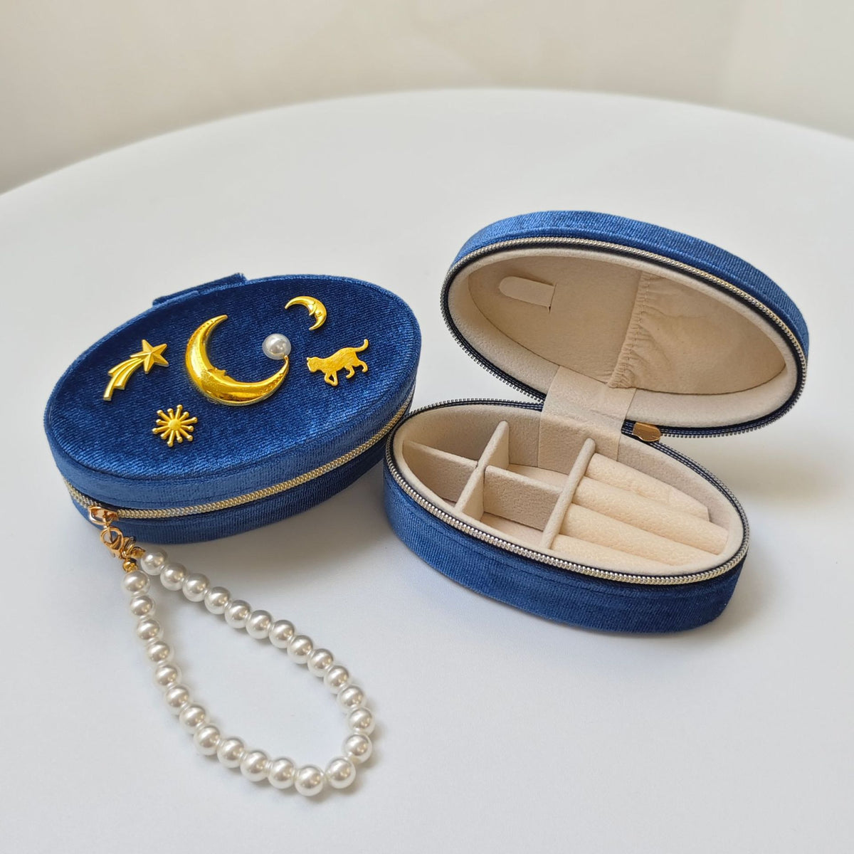 Celestial Velvet Travel Jewelry Case With Pearl Strap - Navy