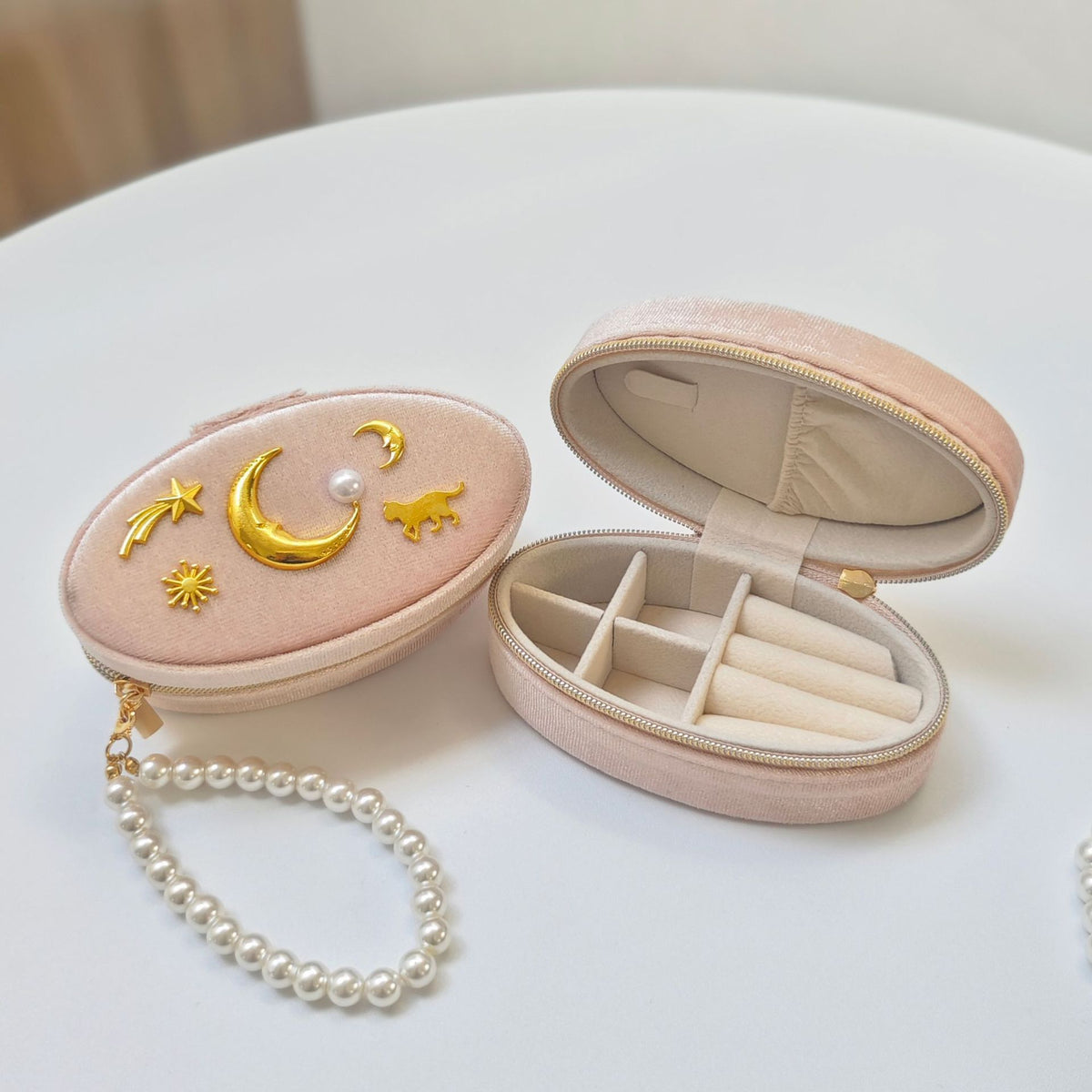 Celestial Velvet Travel Jewelry Case With Pearl Strap - Pink