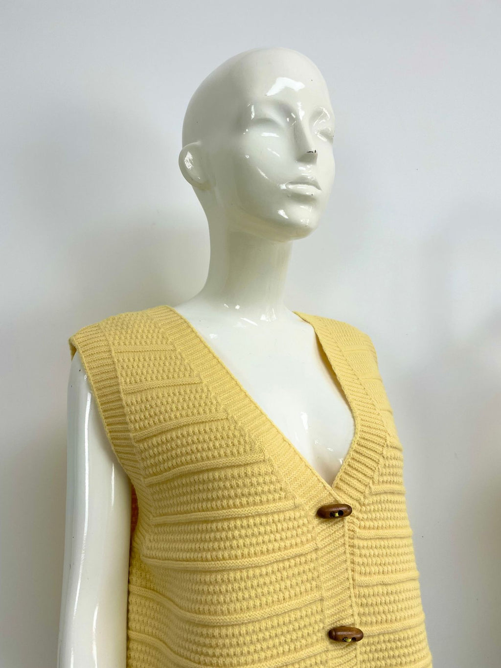 Chunky Ribbed V Neck Knit Vest - yellow - 4