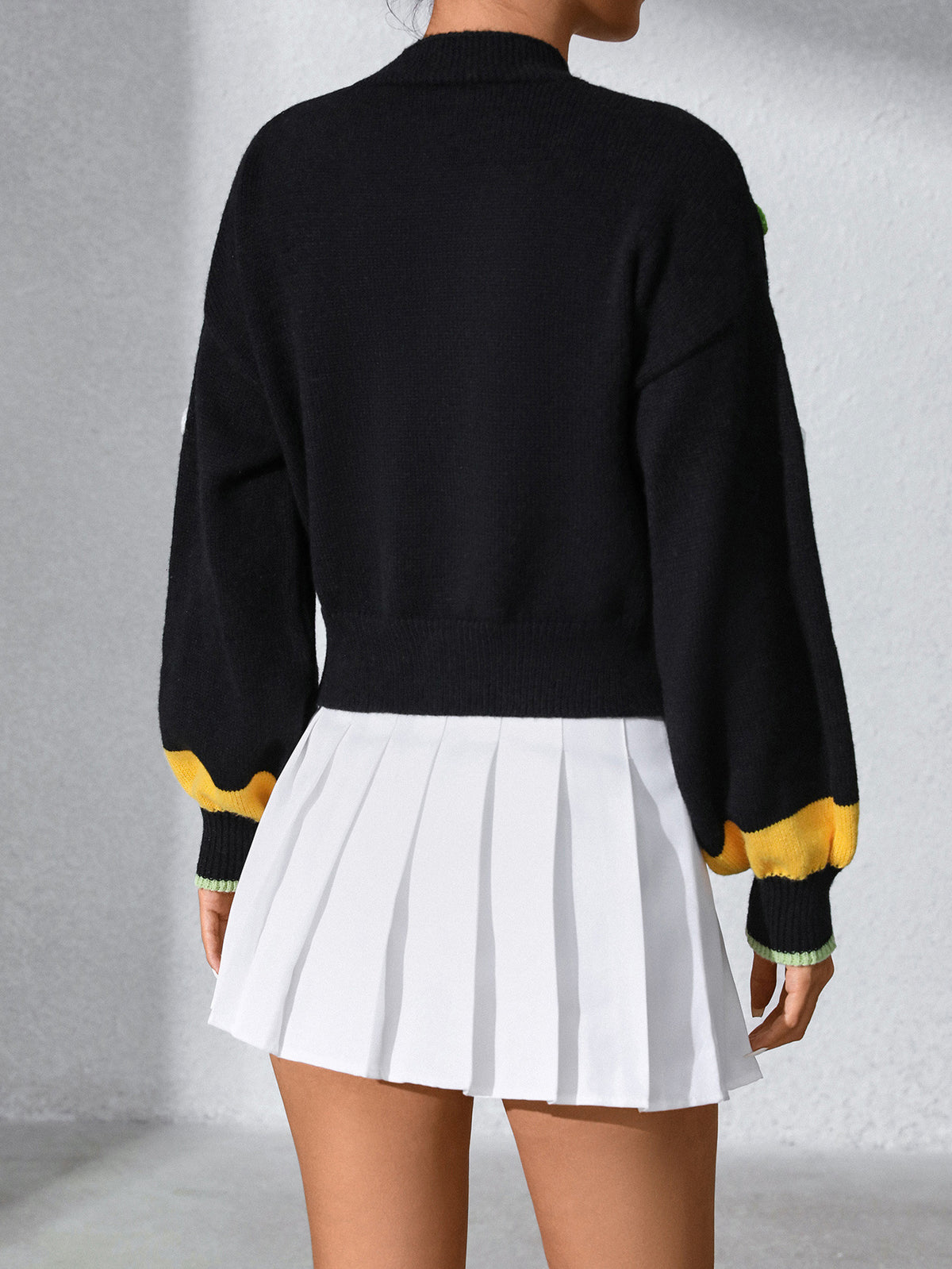 Cropped Knit Cardigan with Daisy Bee Appliques - Black - 4