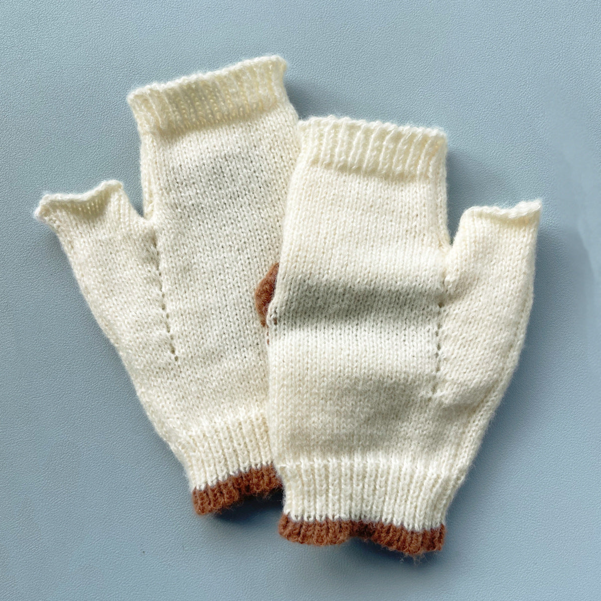 Crochet Lion Fingerless Gloves - Beige - 3