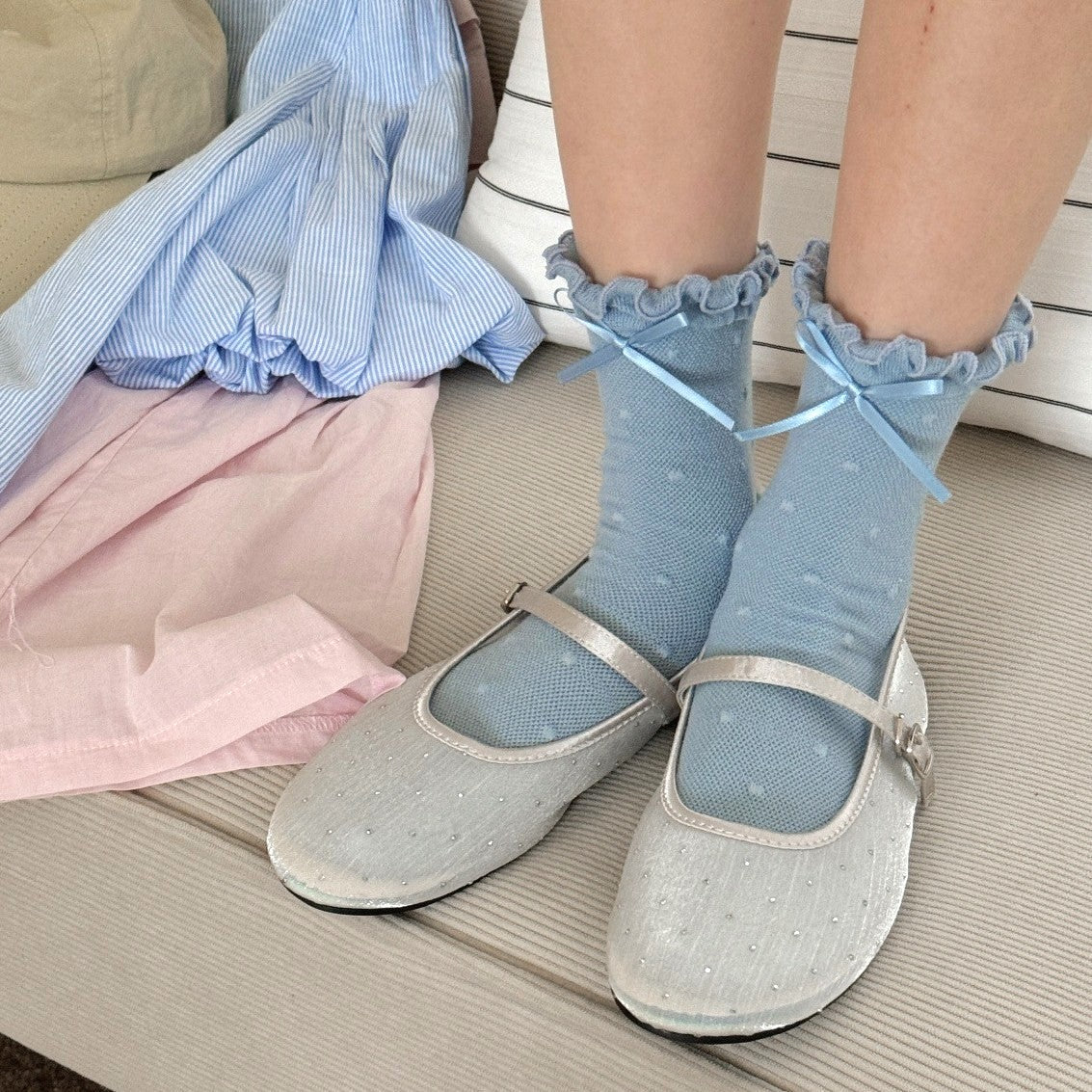 Ruffle Cuff Bow Mid Calf Socks - Blue - 2