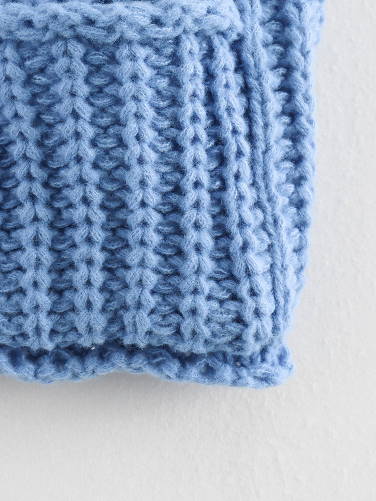 Sleeveless Chunky Knit Cardigan With Pockets - Blue - 6