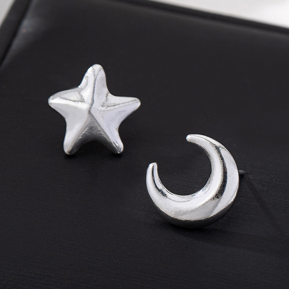 Mismatched Star And Moon Stud Earrings - Silver