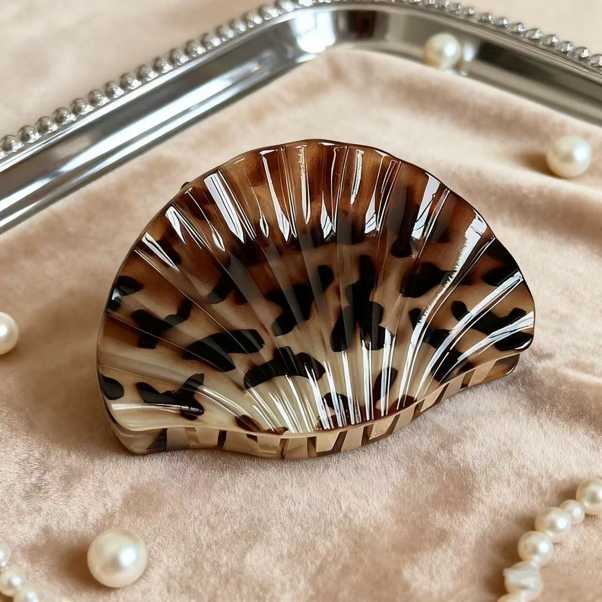 Scalloped Shell Claw Hair Clip - White