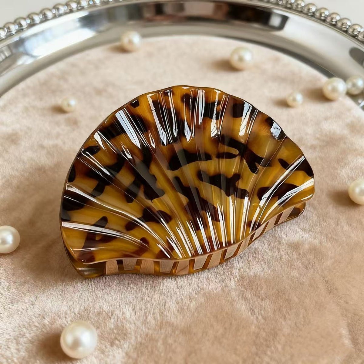 Scalloped Shell Claw Hair Clip - Yellow