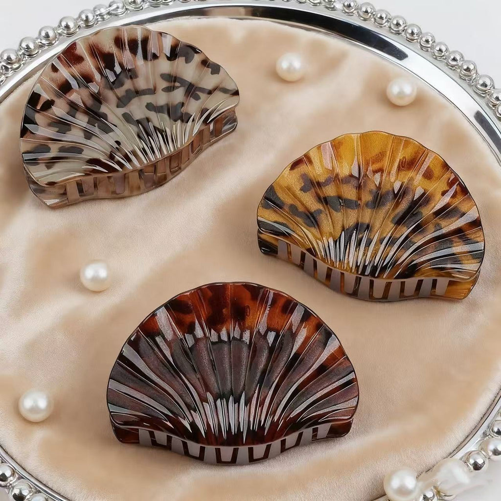 Scalloped Shell Claw Hair Clip
